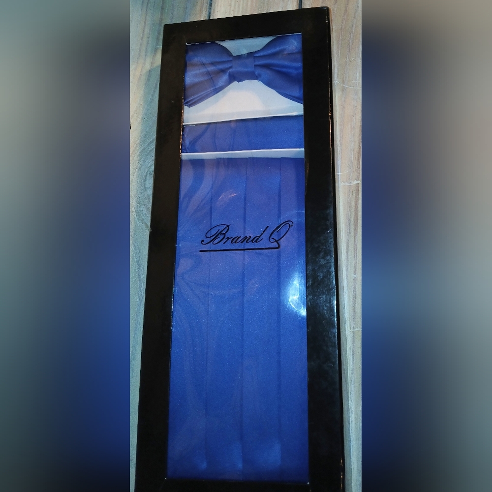 Brand Q Blue Bow Tie and Cummerbund Set with Pocket Square. NWT